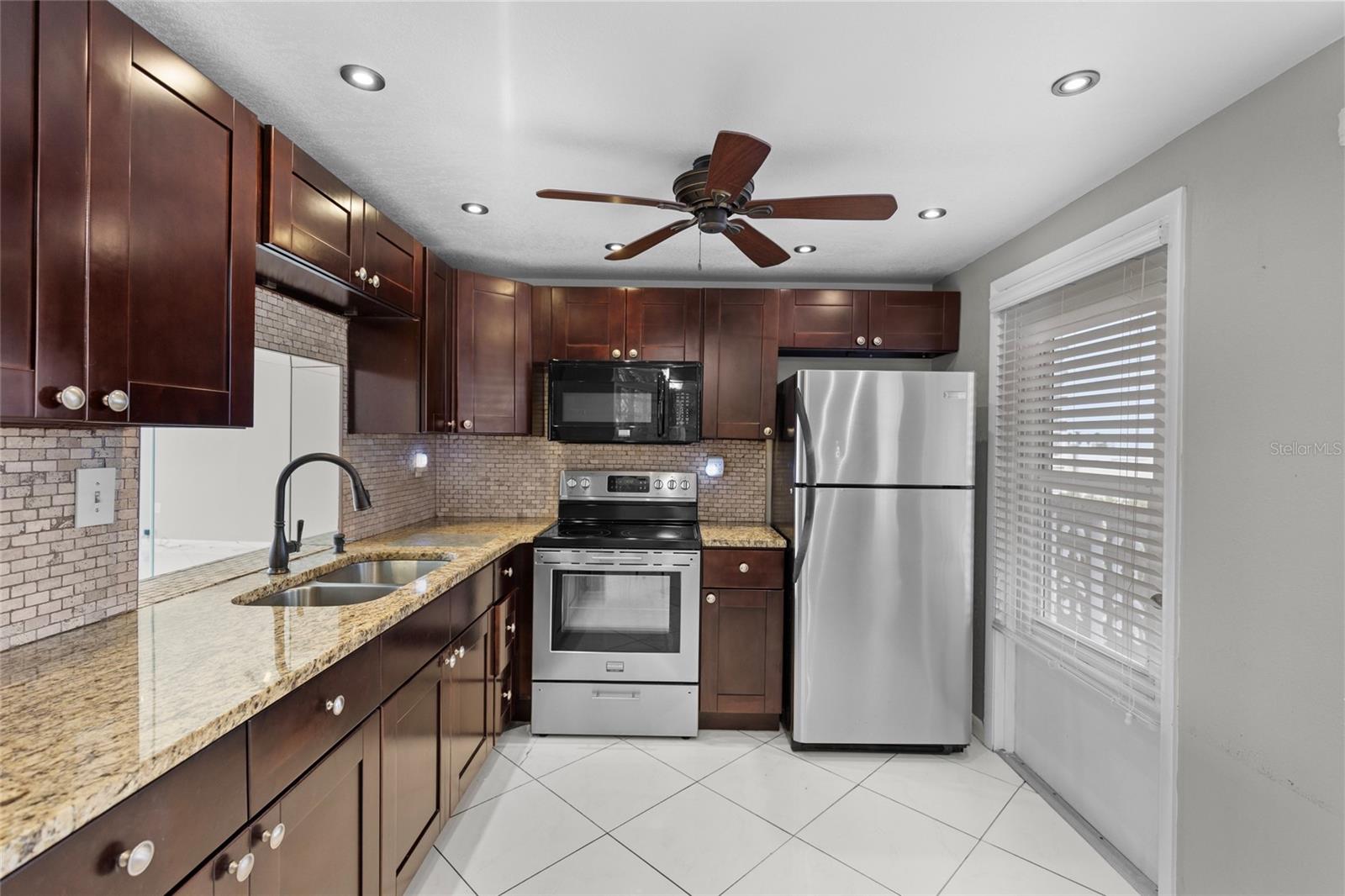 Image 6 of 18 For 1893 Ocean Drive 802