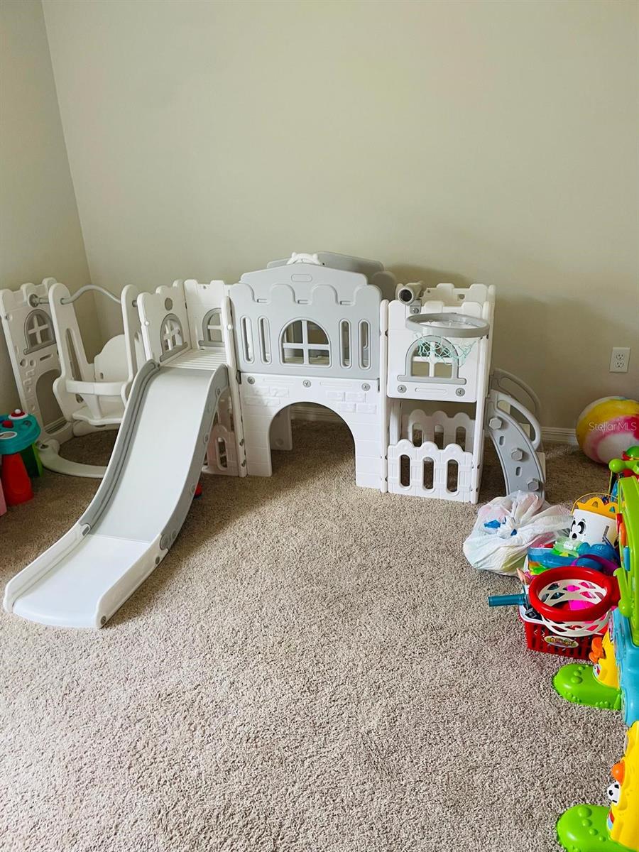 Image 4 of 7 For 4058 Gardenia Avenue