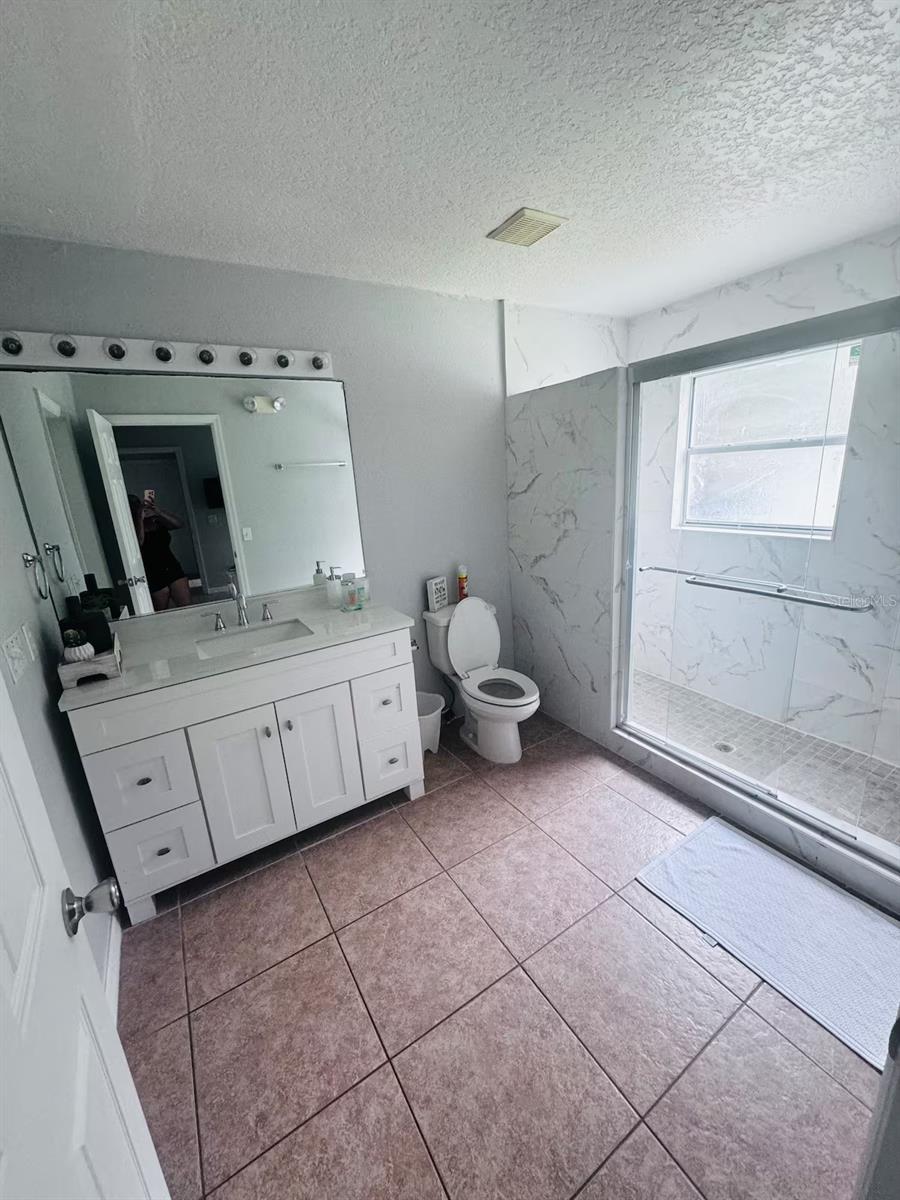 Image 11 of 16 For 406 Lake Shore Parkway