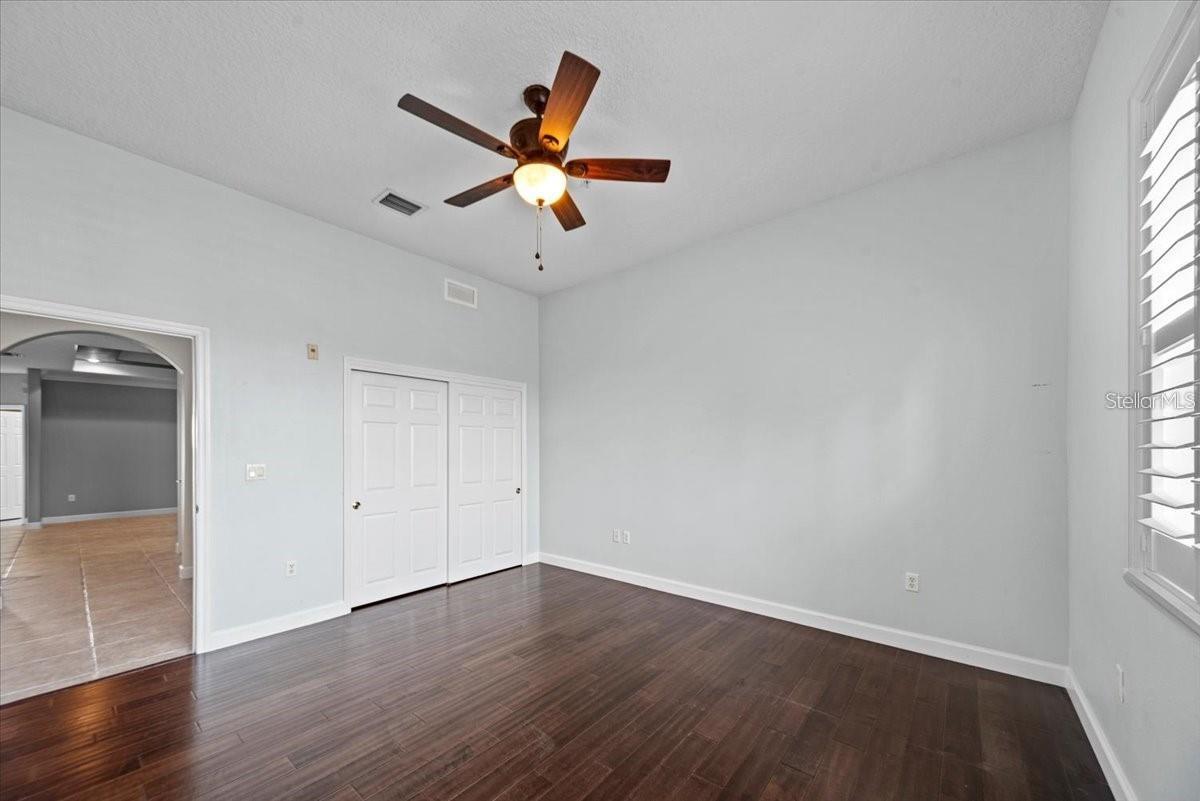 Image 27 of 43 For 8761 The Esplanade  9