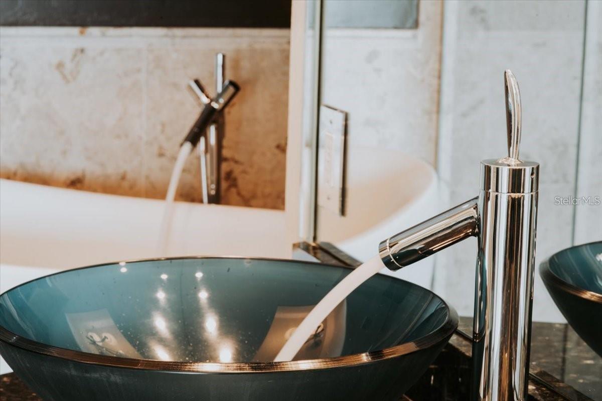 Image 30 of 43 For 8761 The Esplanade  9