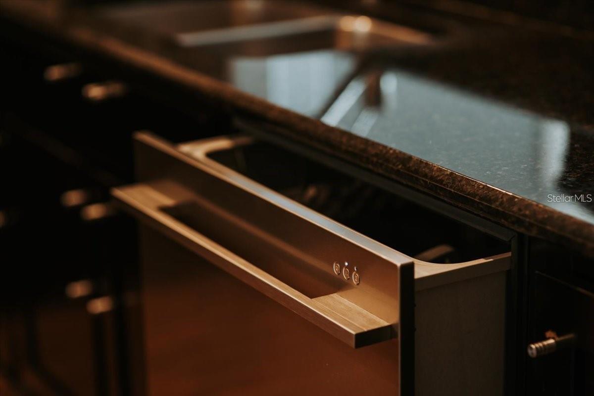 Image 35 of 43 For 8761 The Esplanade  9