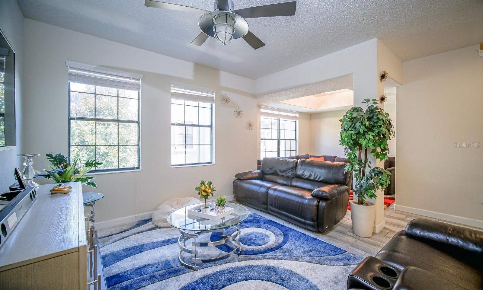 Image 11 of 28 For 895 Overpool Avenue