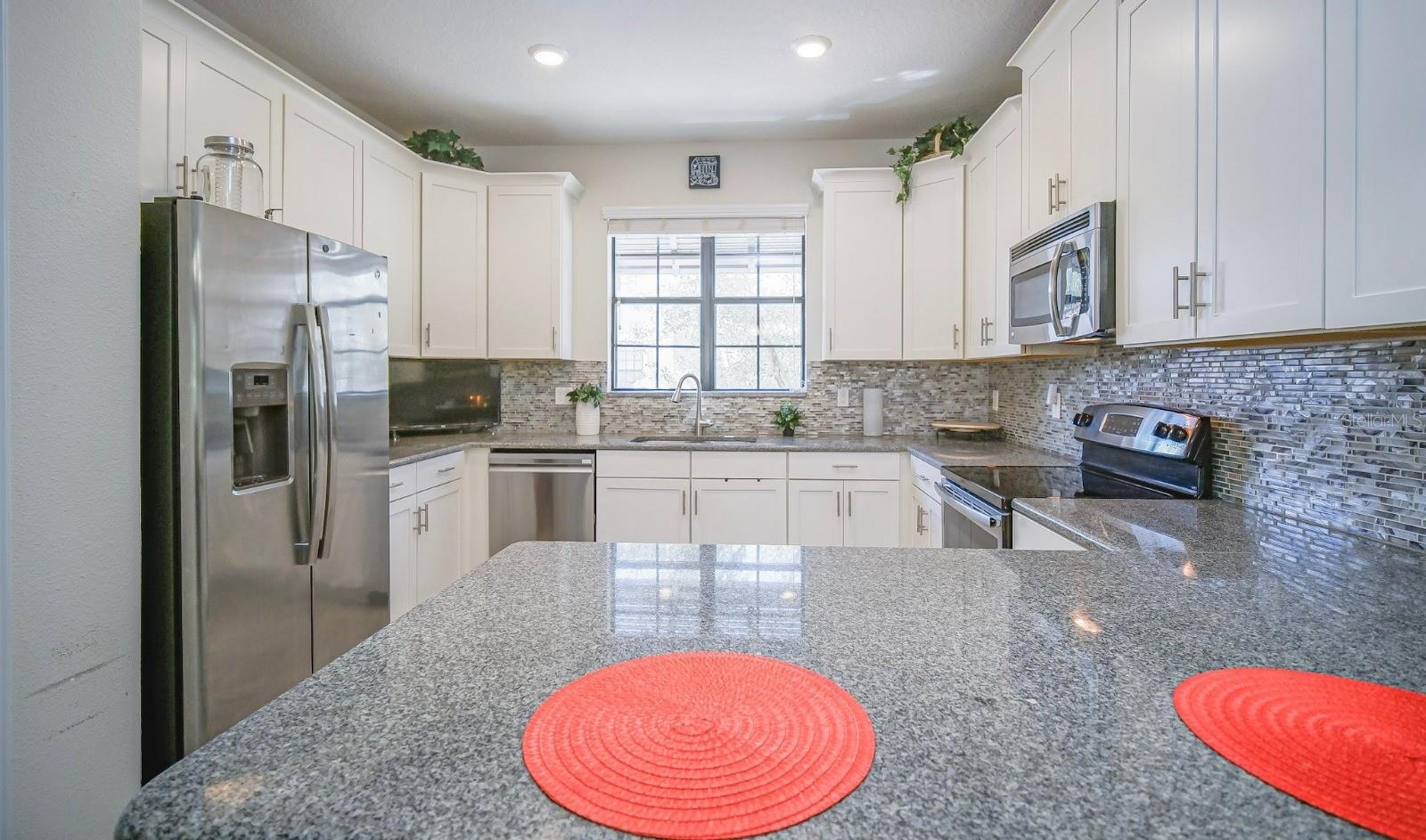 Image 18 of 28 For 895 Overpool Avenue