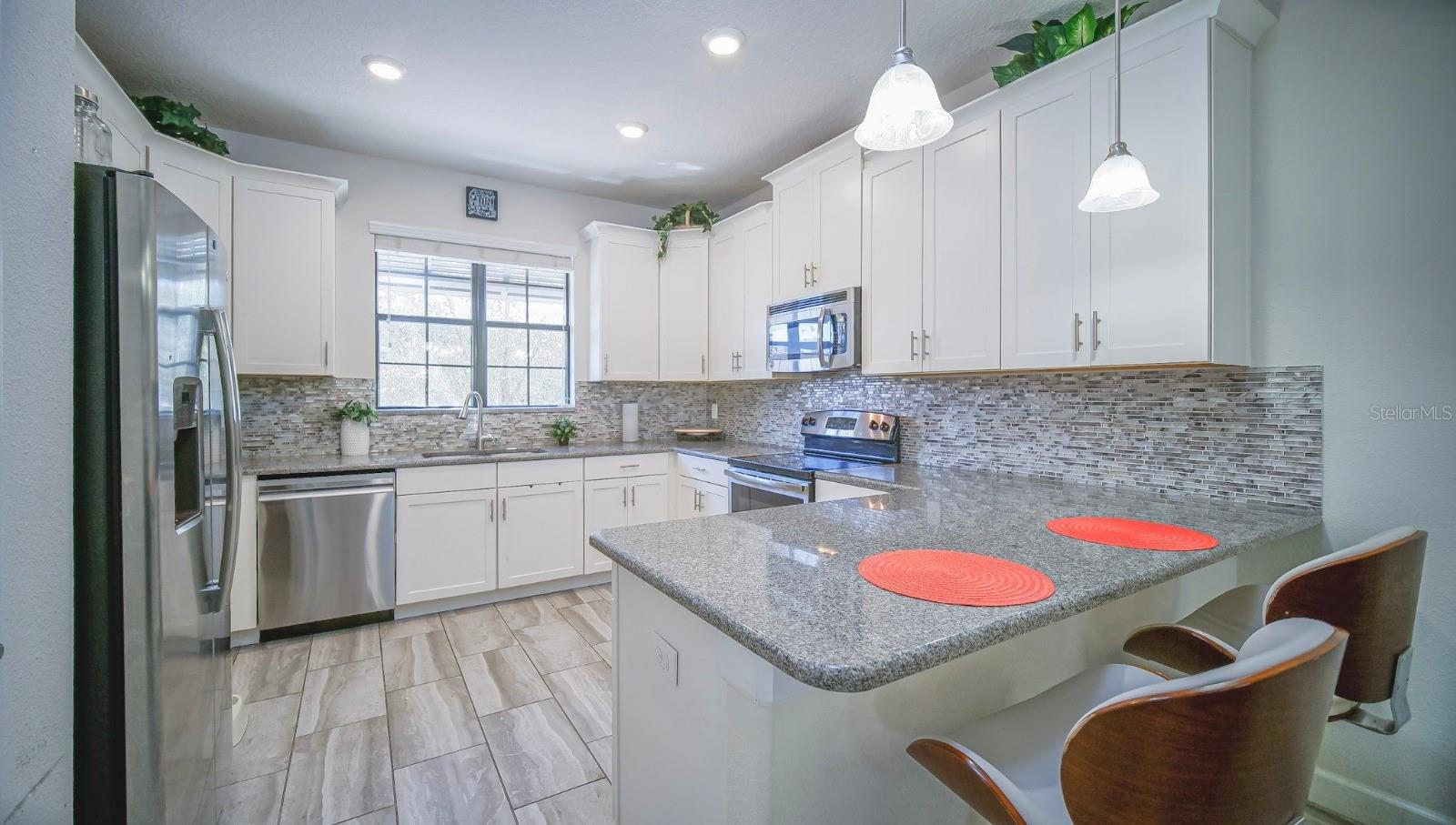 Image 19 of 28 For 895 Overpool Avenue