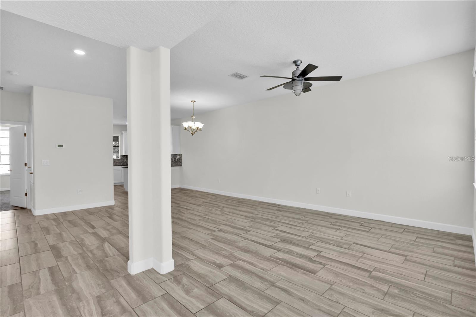 Image 24 of 28 For 895 Overpool Avenue