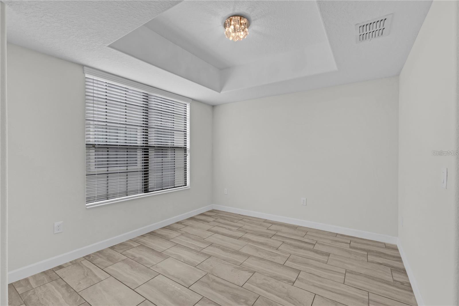 Image 4 of 28 For 895 Overpool Avenue