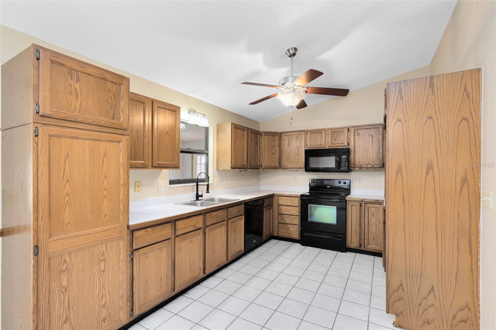 Image 11 of 34 For 3430 Westshore Drive