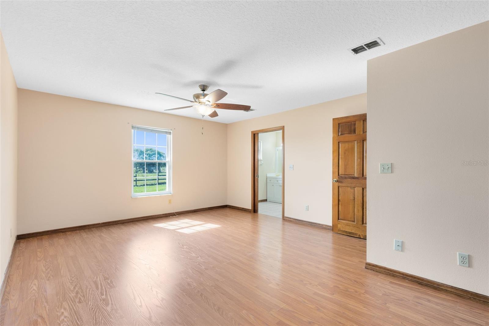 Image 20 of 34 For 3430 Westshore Drive