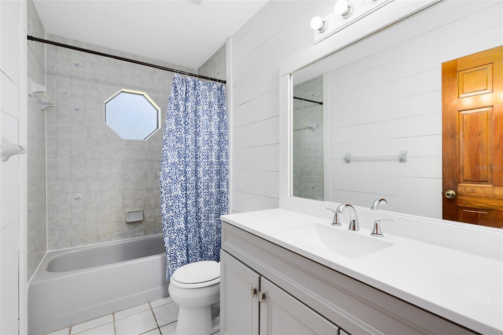 Image 24 of 34 For 3430 Westshore Drive