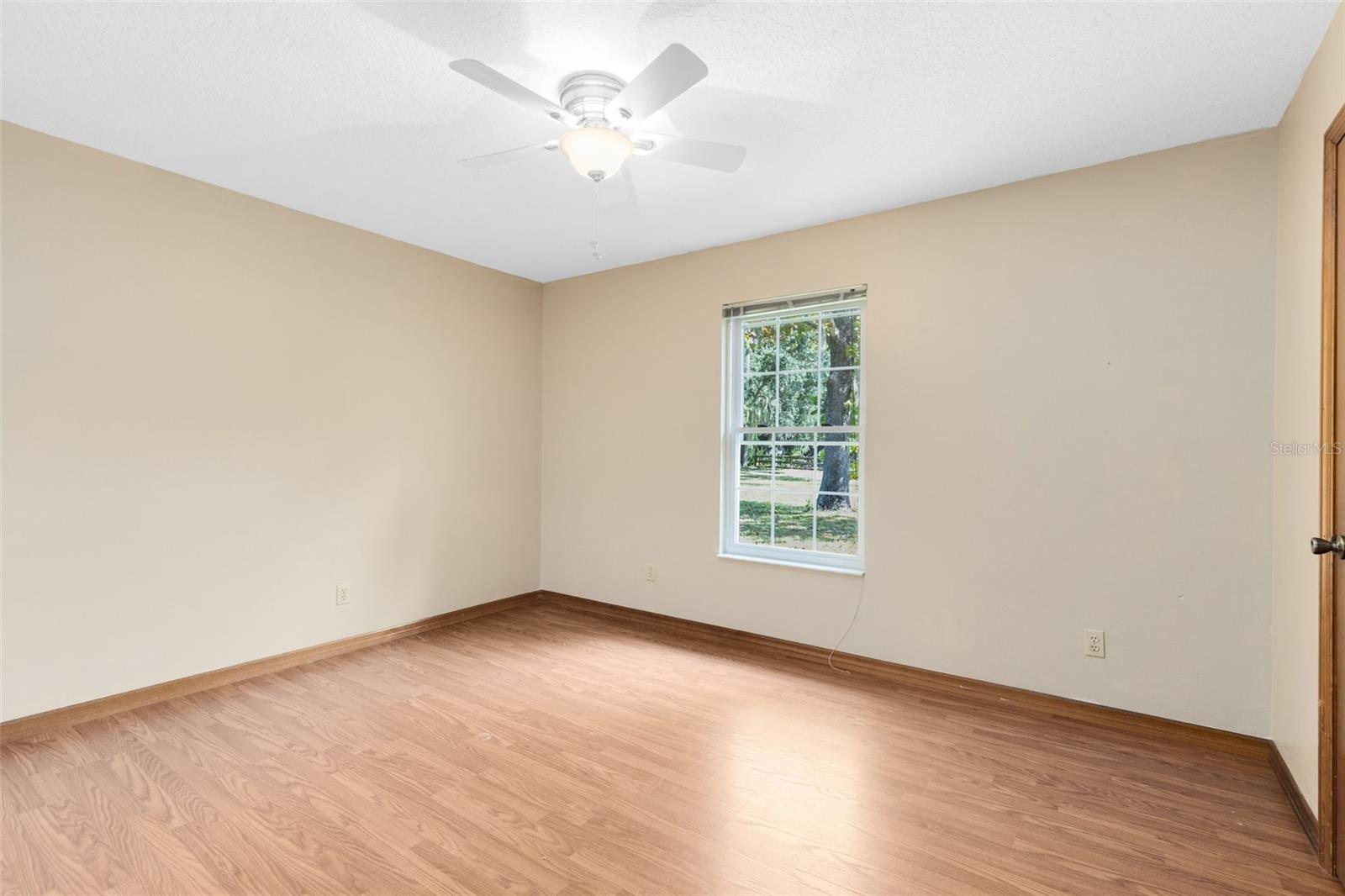 Image 25 of 34 For 3430 Westshore Drive