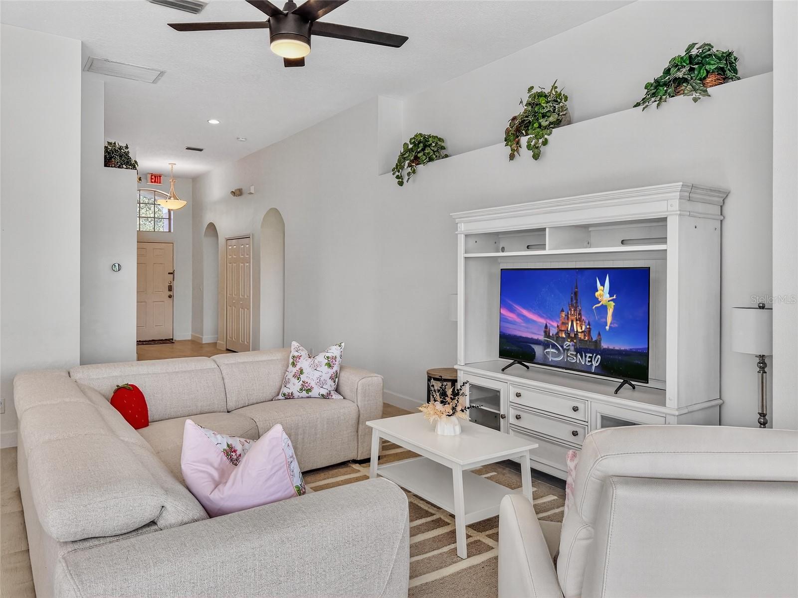 Image 11 of 57 For 467 Calabay Parc Boulevard