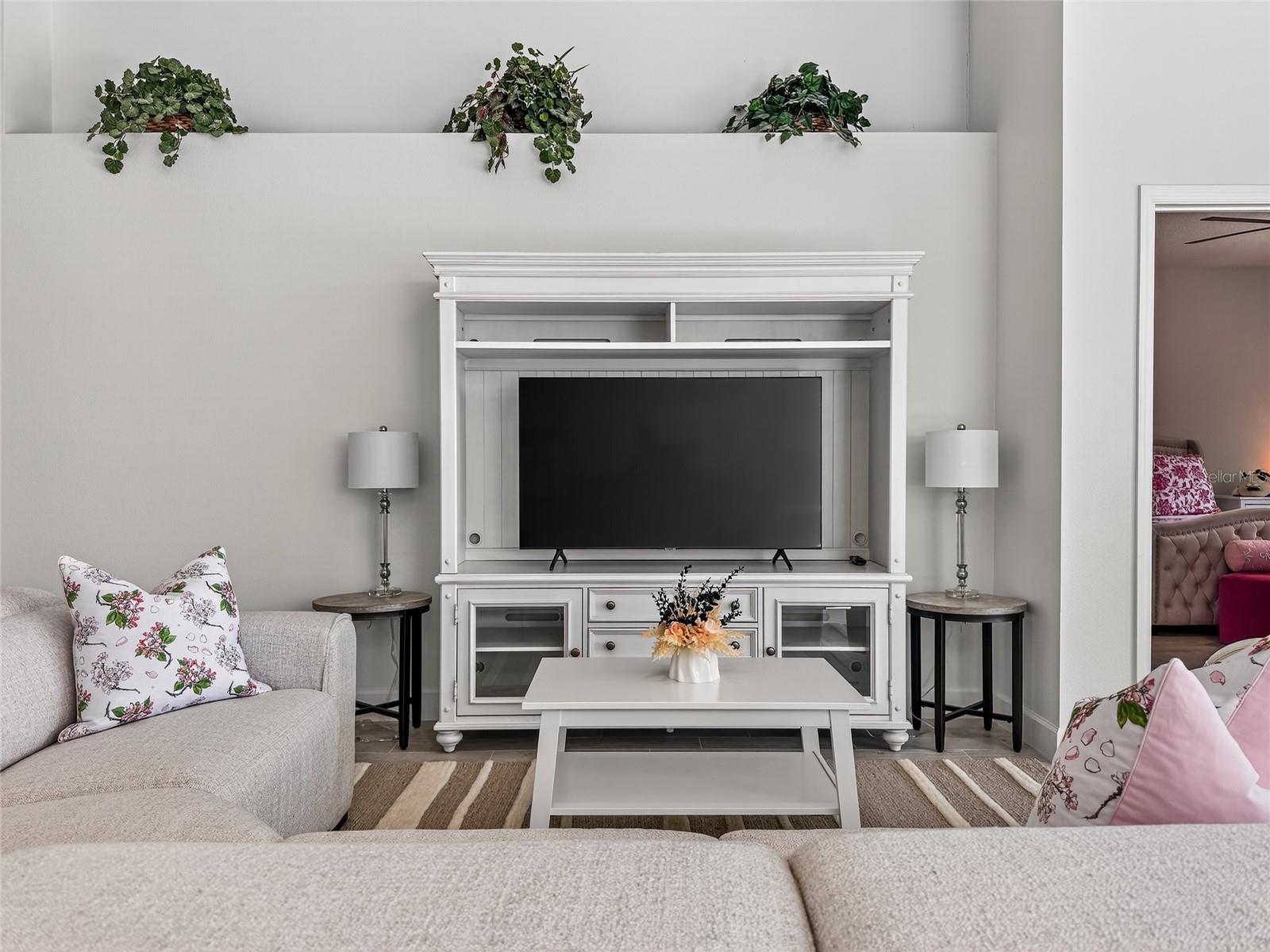 Image 12 of 57 For 467 Calabay Parc Boulevard