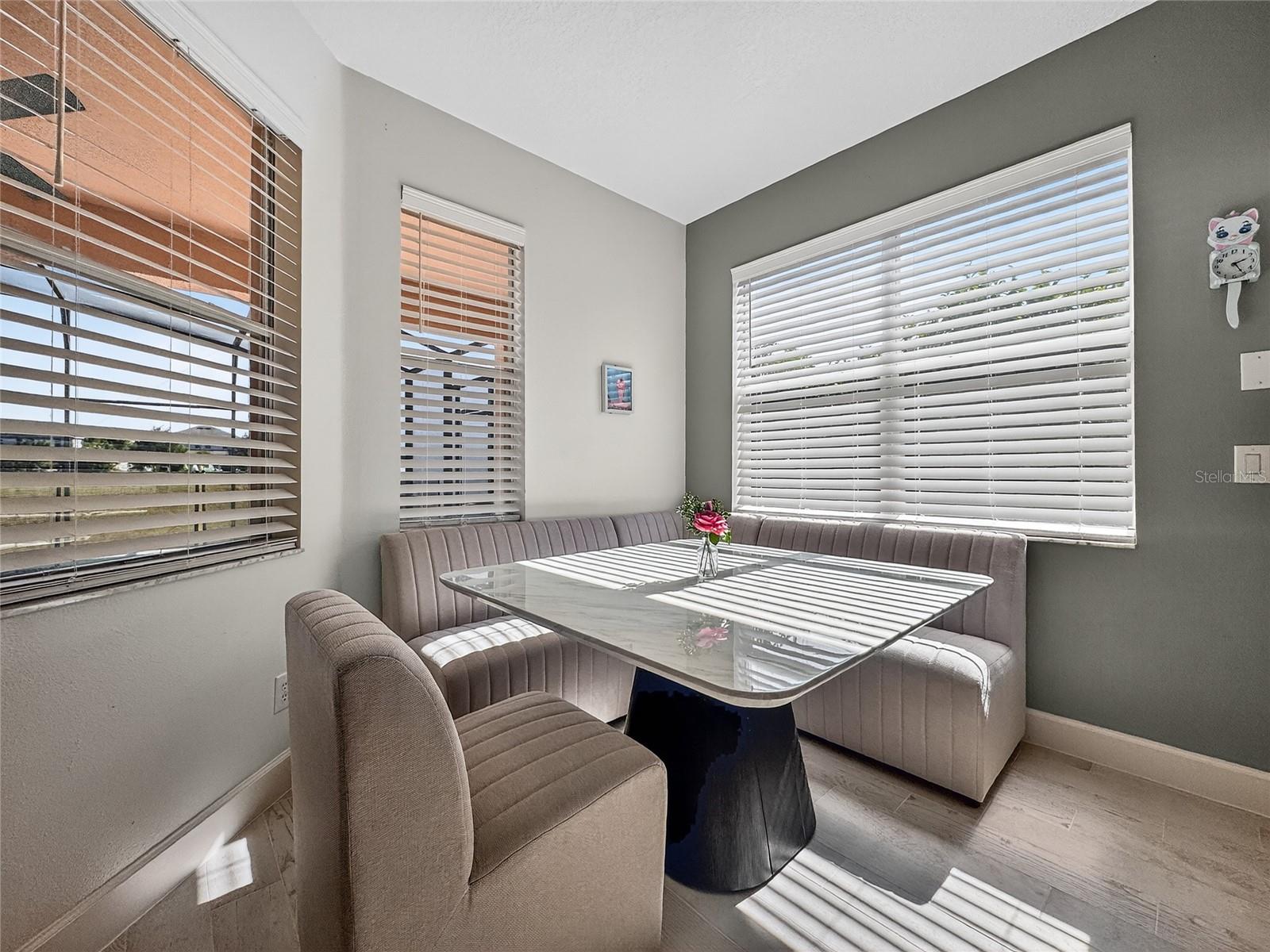 Image 20 of 57 For 467 Calabay Parc Boulevard