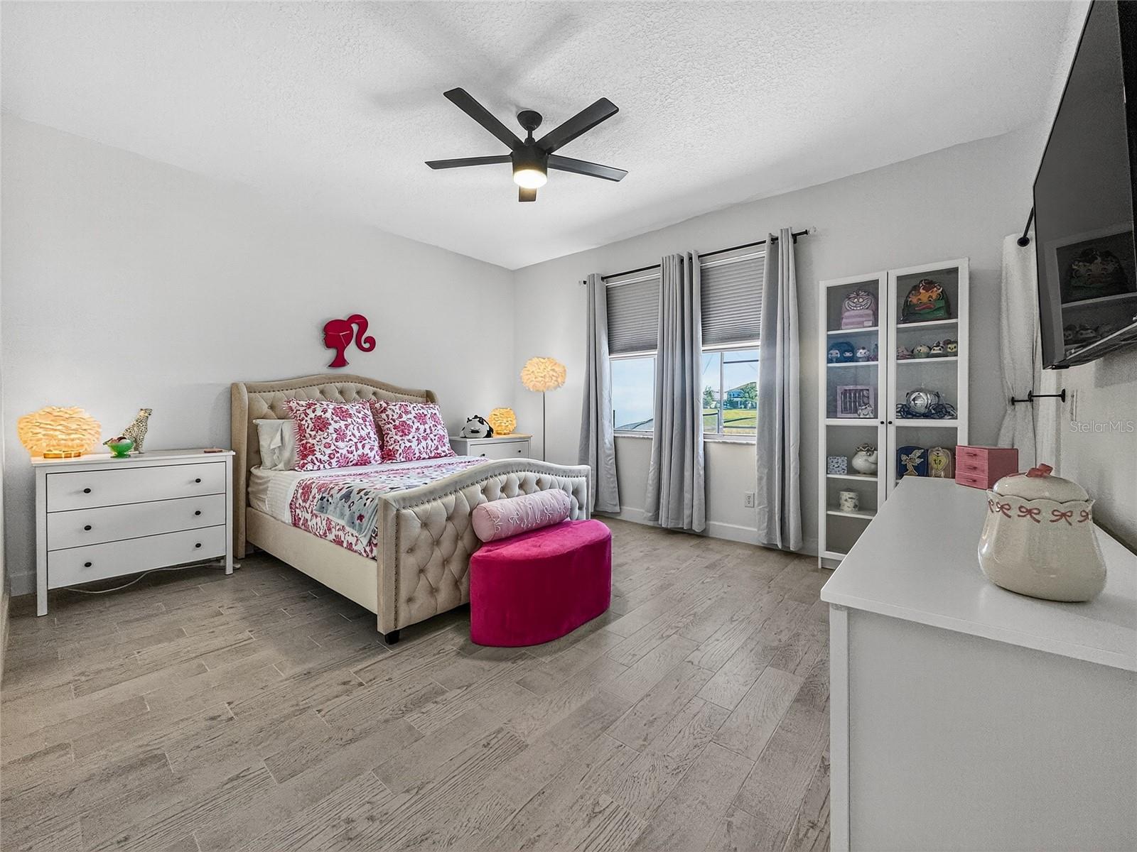 Image 22 of 57 For 467 Calabay Parc Boulevard