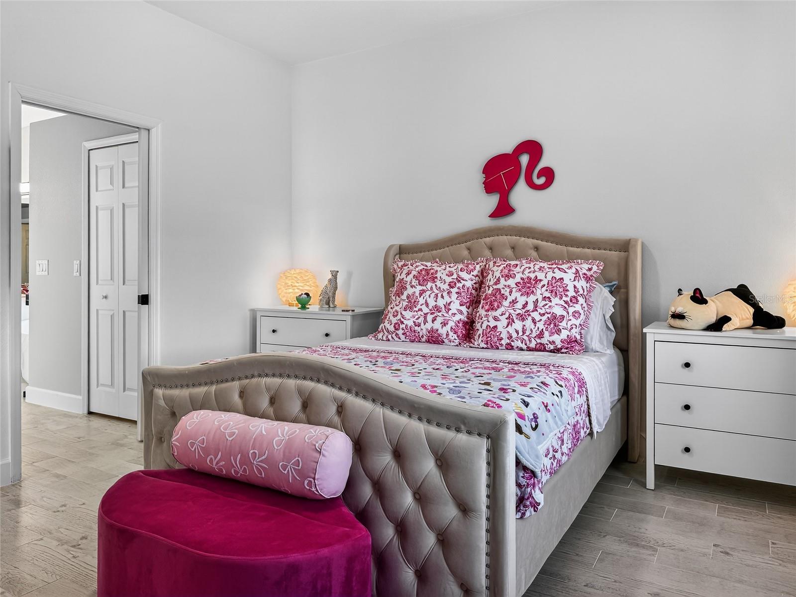 Image 23 of 57 For 467 Calabay Parc Boulevard