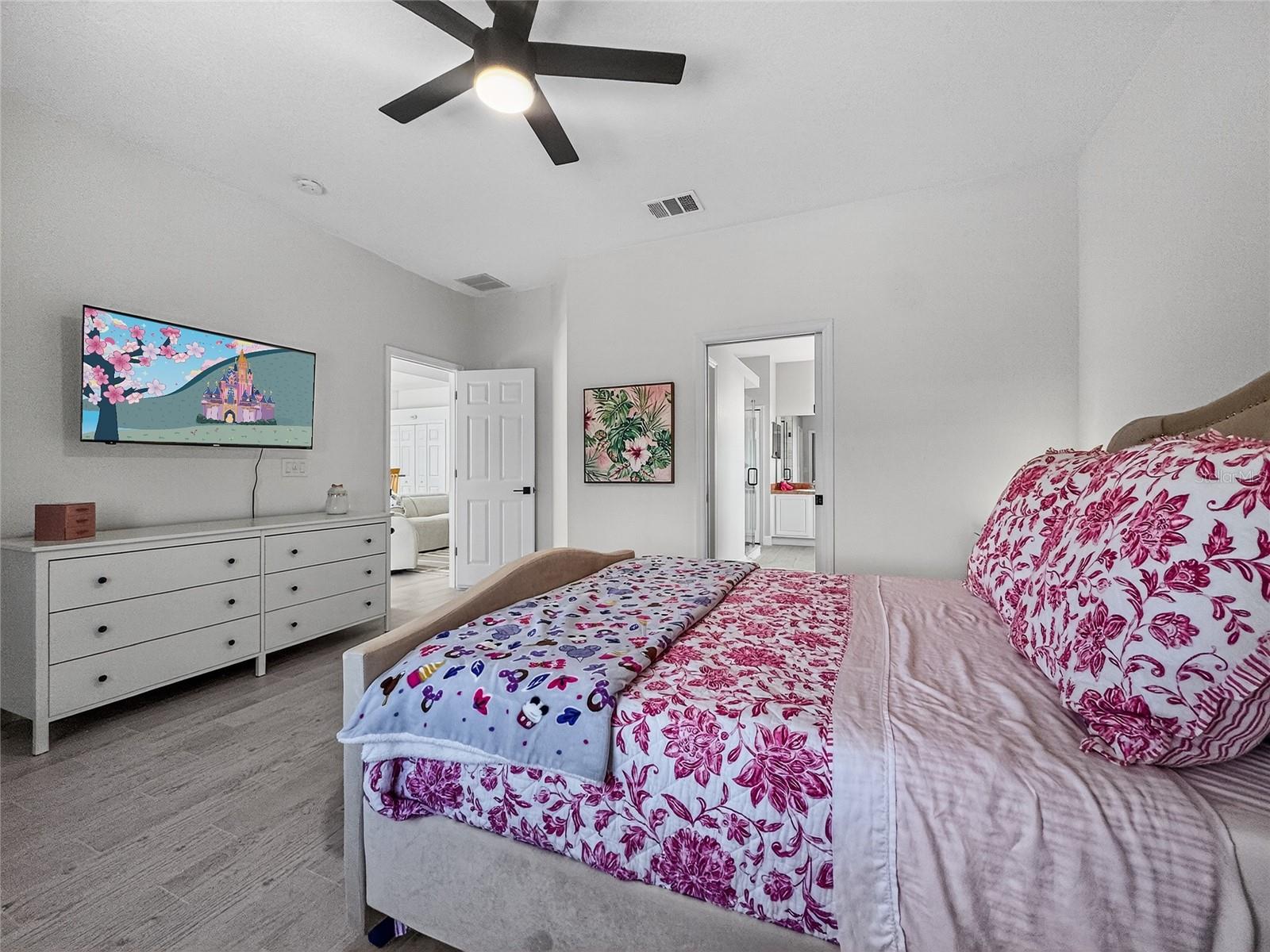 Image 24 of 57 For 467 Calabay Parc Boulevard