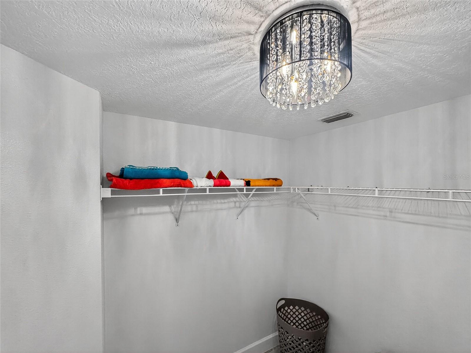 Image 26 of 57 For 467 Calabay Parc Boulevard