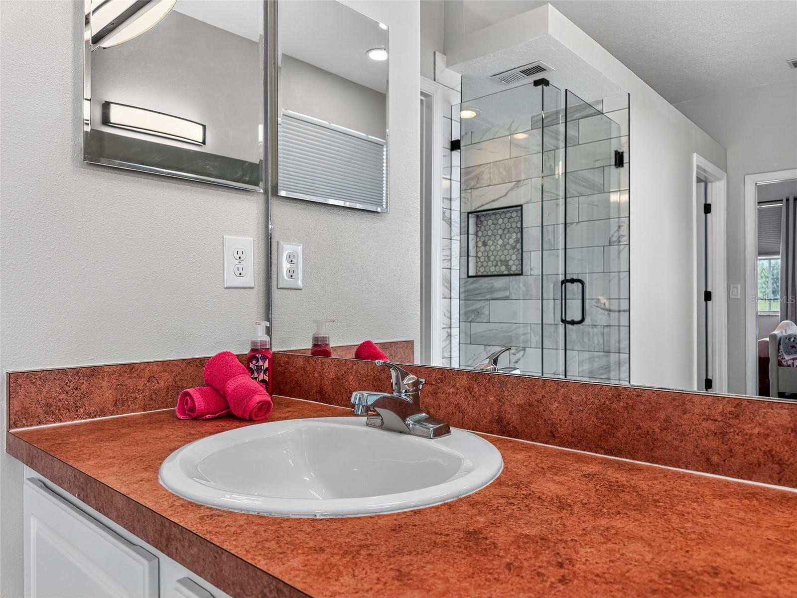 Image 28 of 57 For 467 Calabay Parc Boulevard