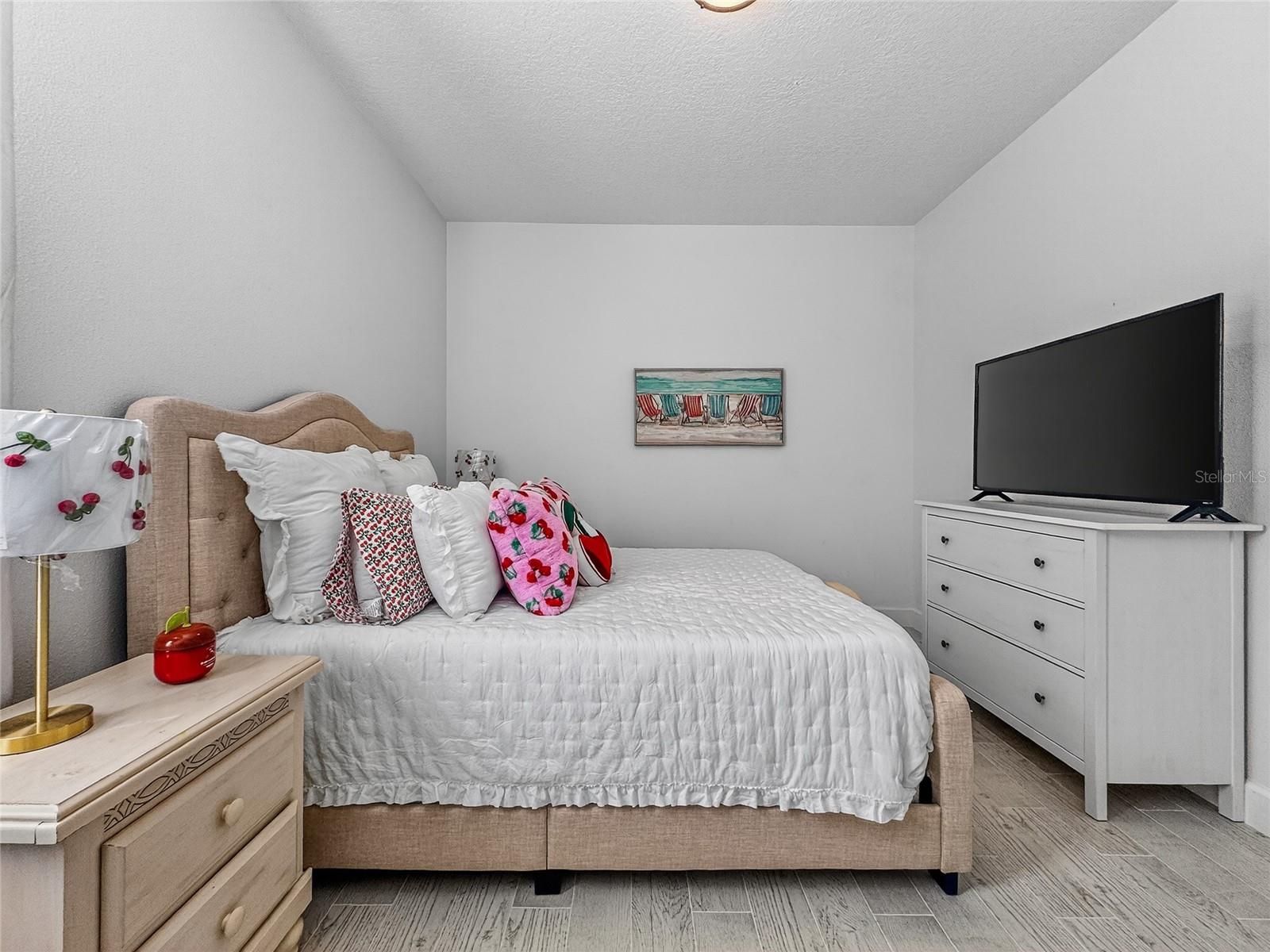 Image 34 of 57 For 467 Calabay Parc Boulevard