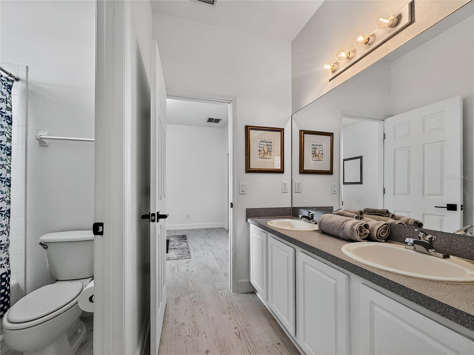 Image 38 of 57 For 467 Calabay Parc Boulevard