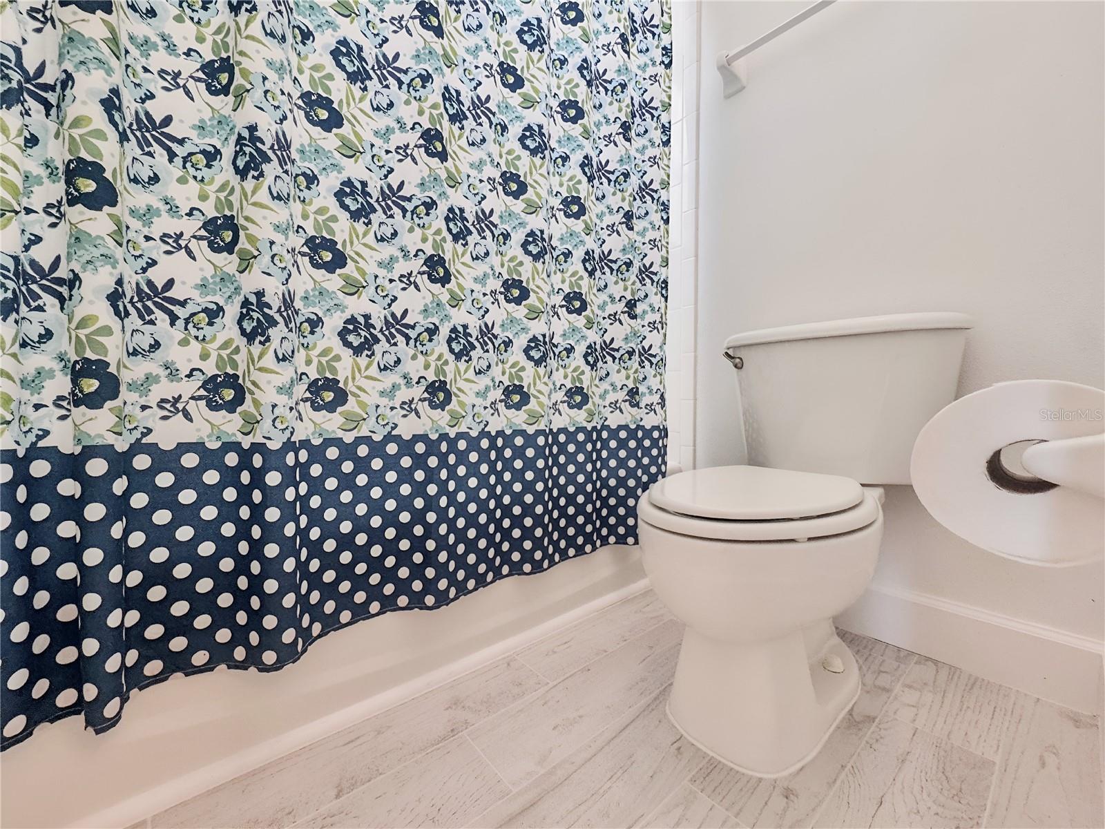 Image 40 of 57 For 467 Calabay Parc Boulevard