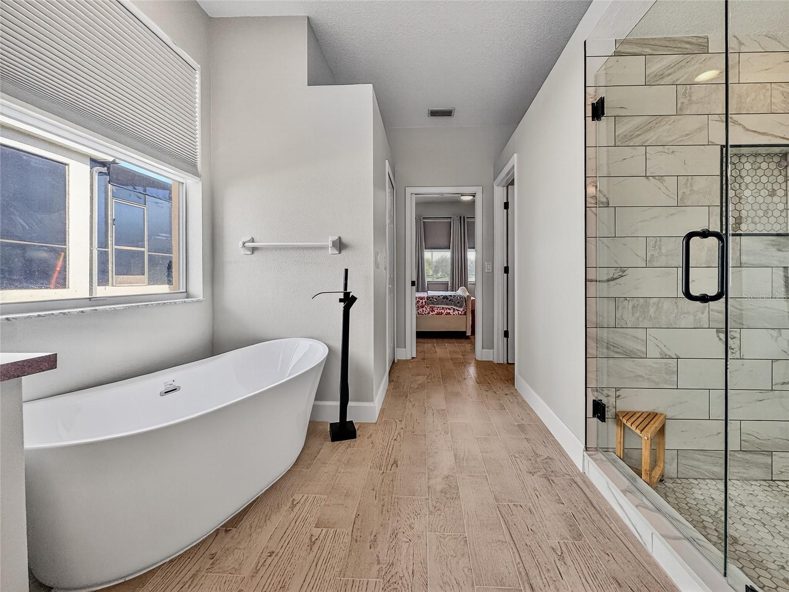 Image 5 of 57 For 467 Calabay Parc Boulevard