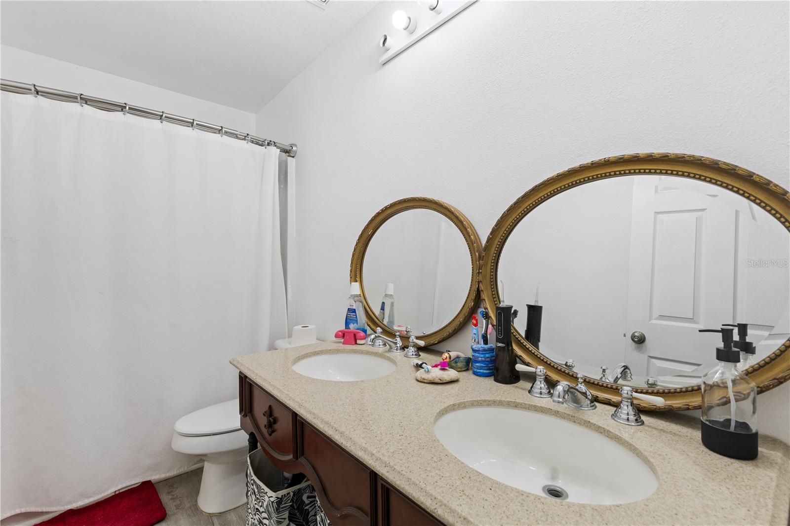 Image 15 of 26 For 633 Lobelia Drive