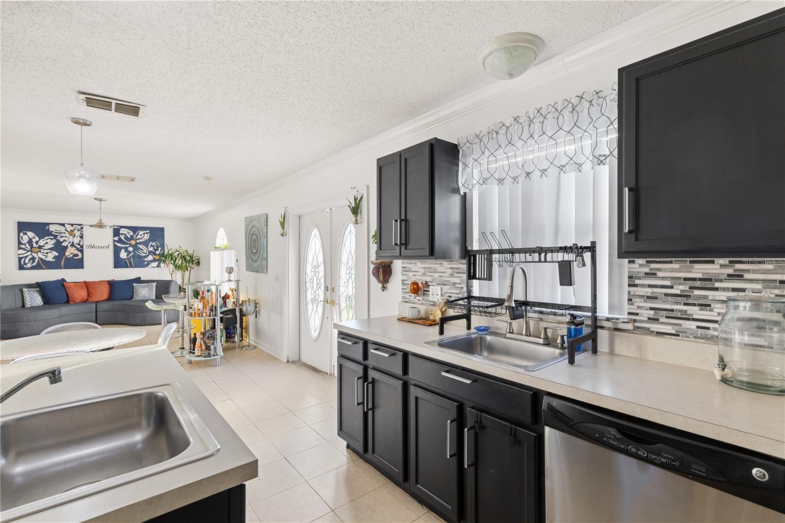 Image 4 of 26 For 633 Lobelia Drive