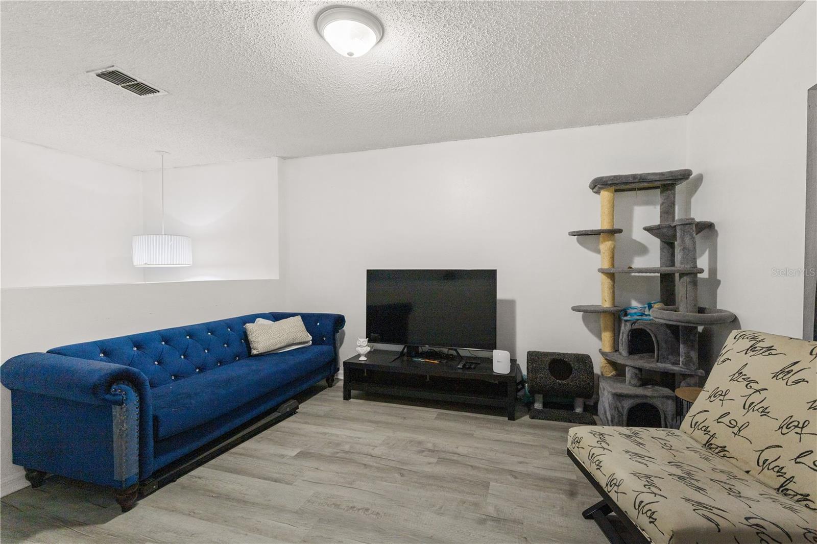 Image 9 of 26 For 633 Lobelia Drive