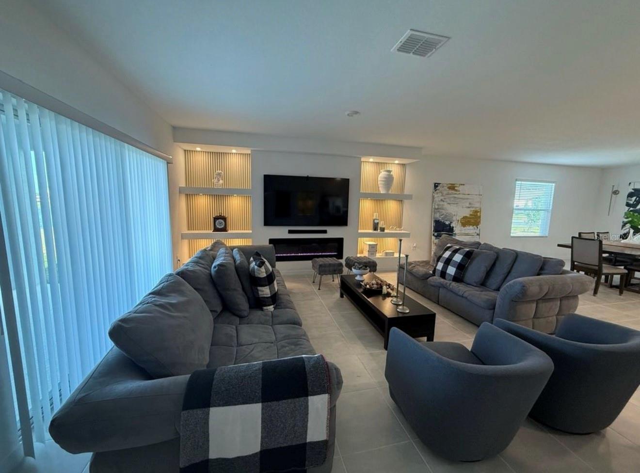 Image 2 of 6 For 5667 Le Marin Way