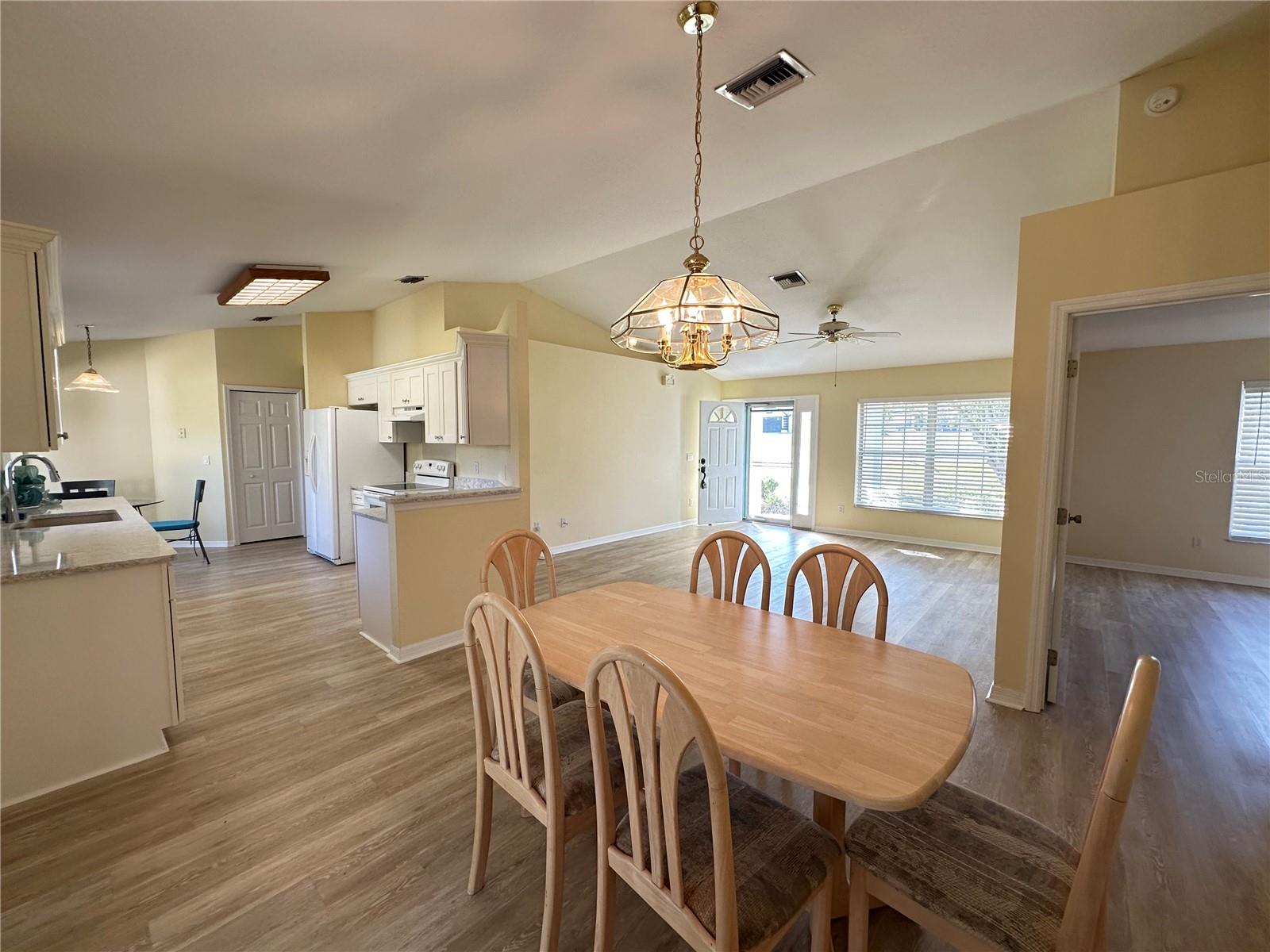 Image 3 of 41 For 5261 Se 15th Ave