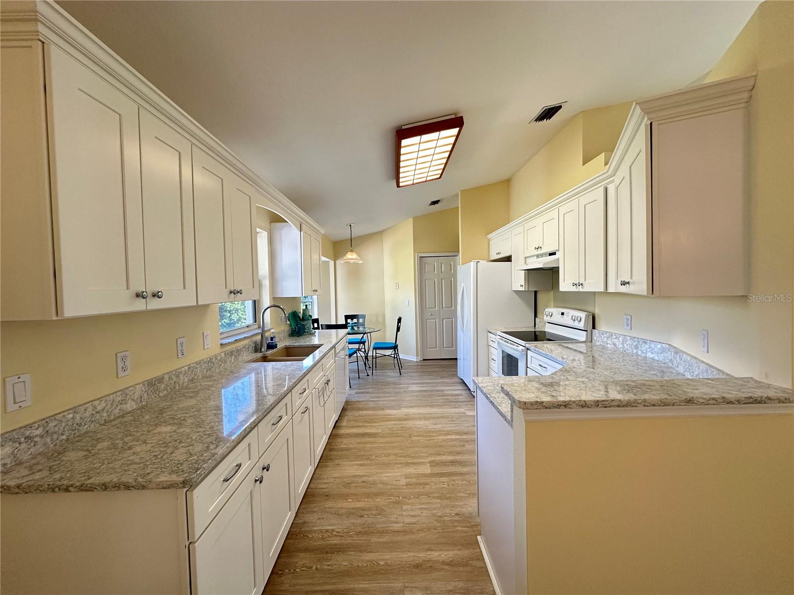 Image 8 of 41 For 5261 Se 15th Ave