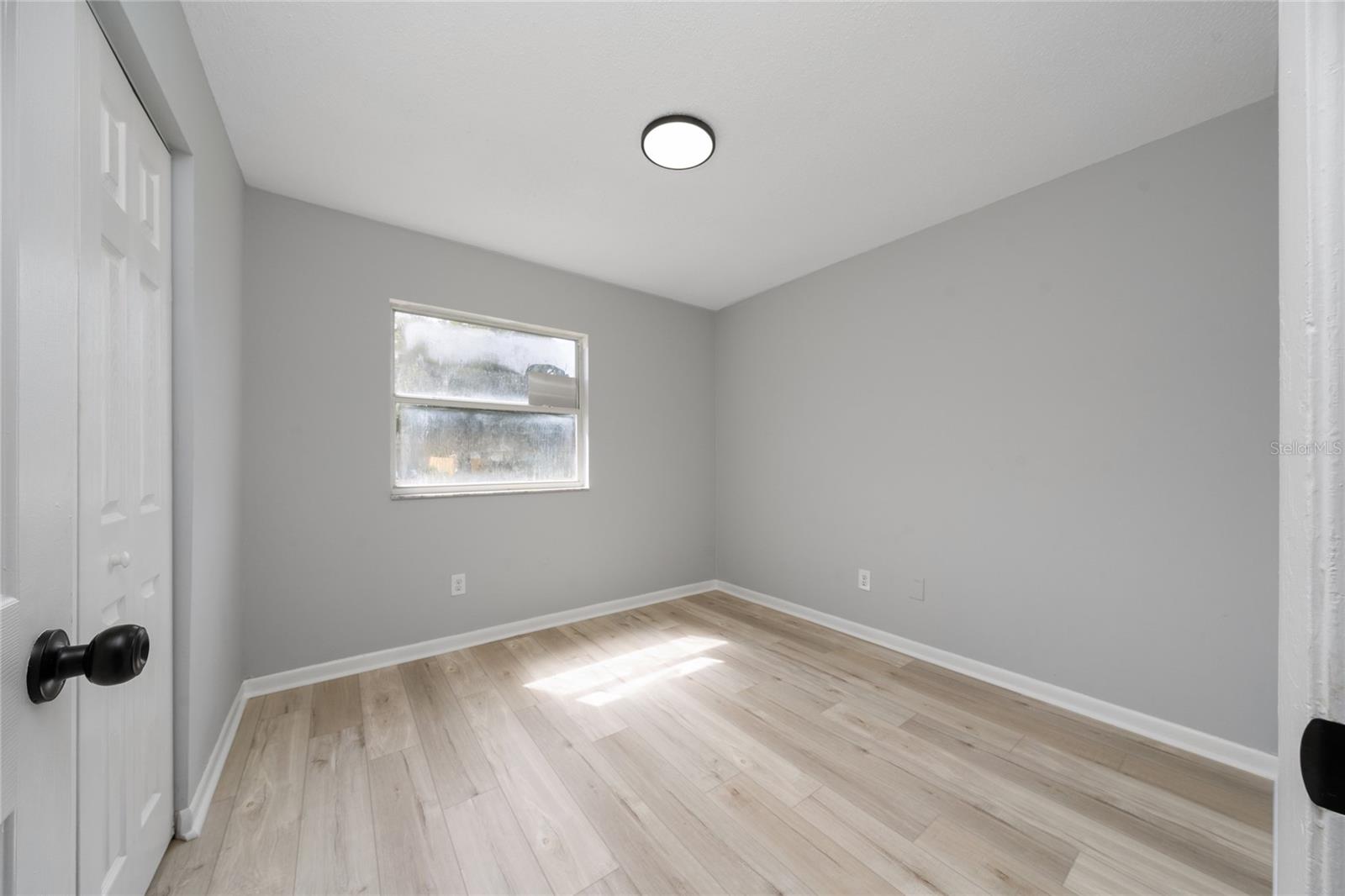 Image 23 of 36 For 1034 Falcon Street