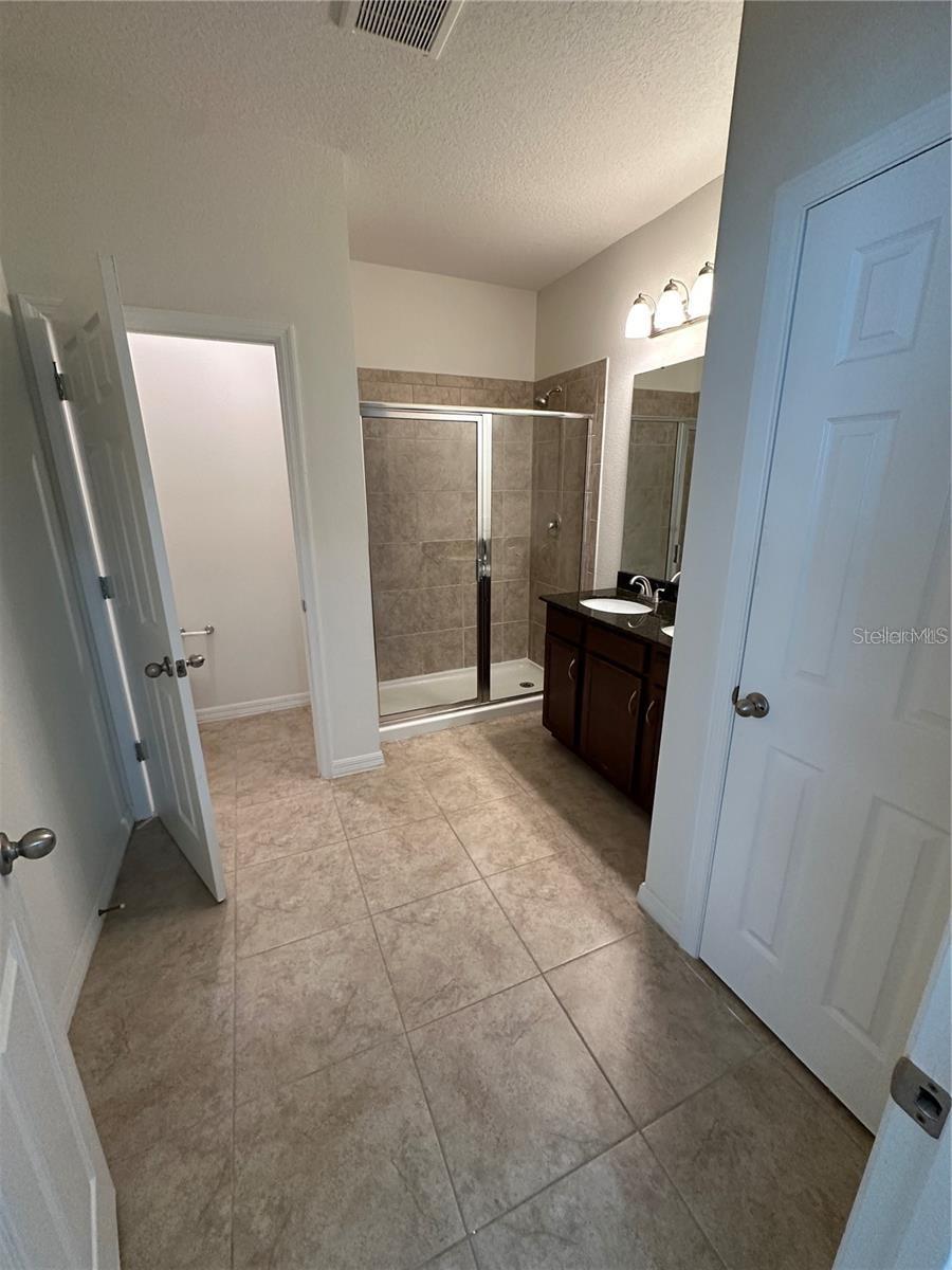 Image 22 of 38 For 12621 Salomon Cove Drive