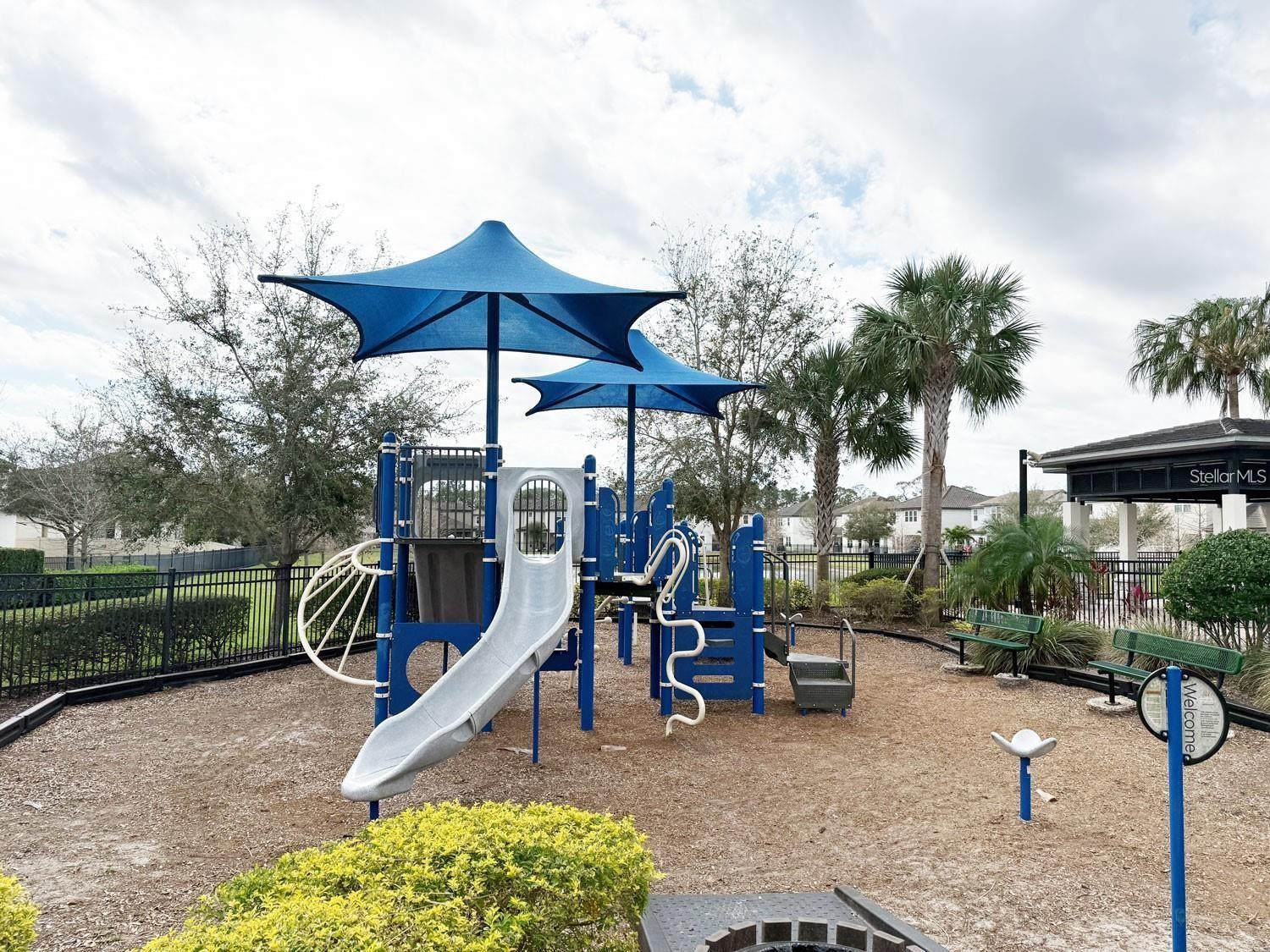 Image 34 of 38 For 12621 Salomon Cove Drive