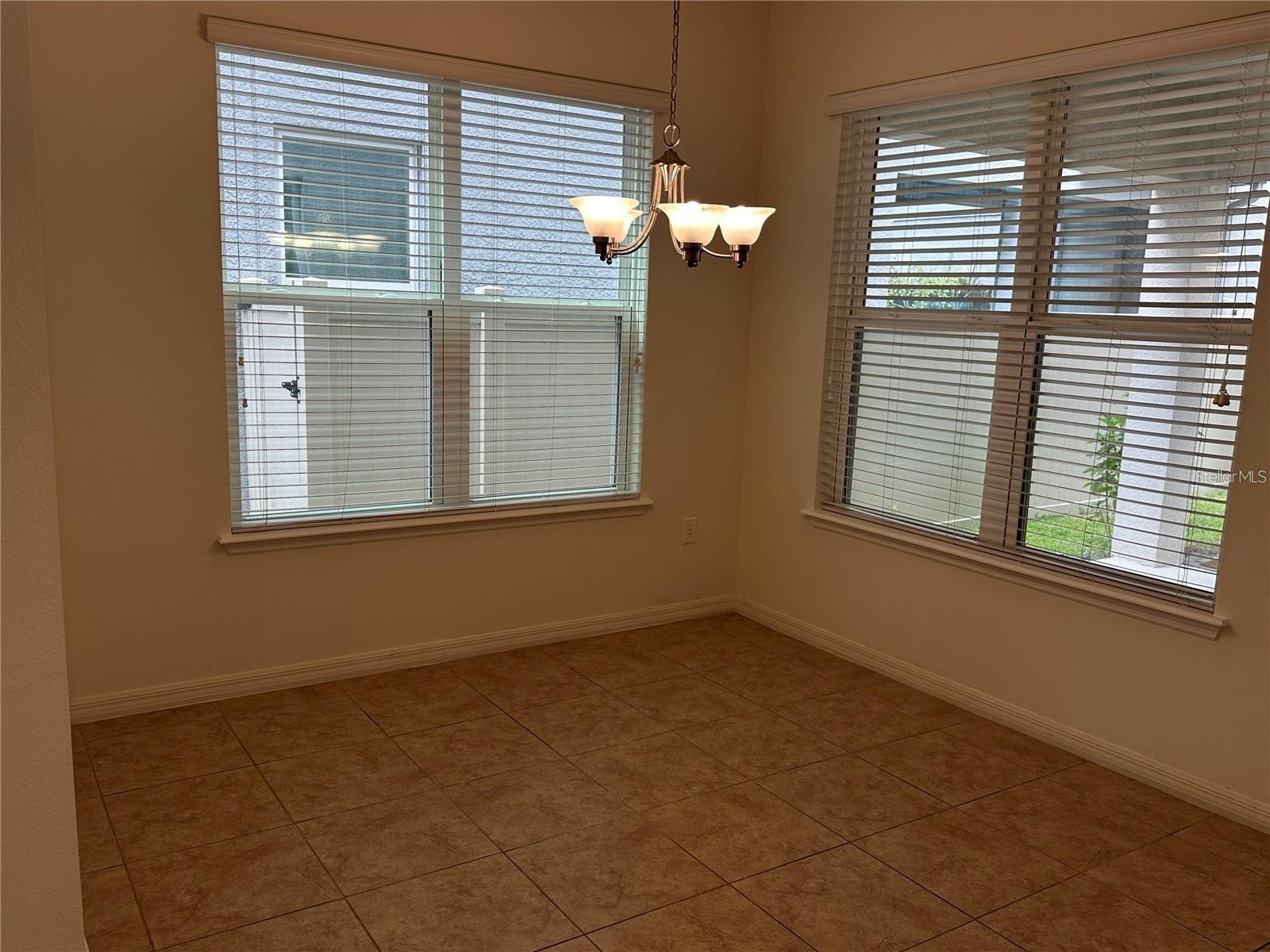 Image 6 of 38 For 12621 Salomon Cove Drive