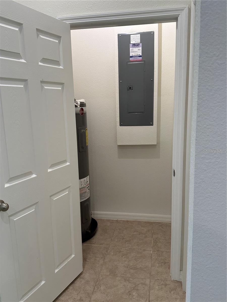 Image 8 of 38 For 12621 Salomon Cove Drive