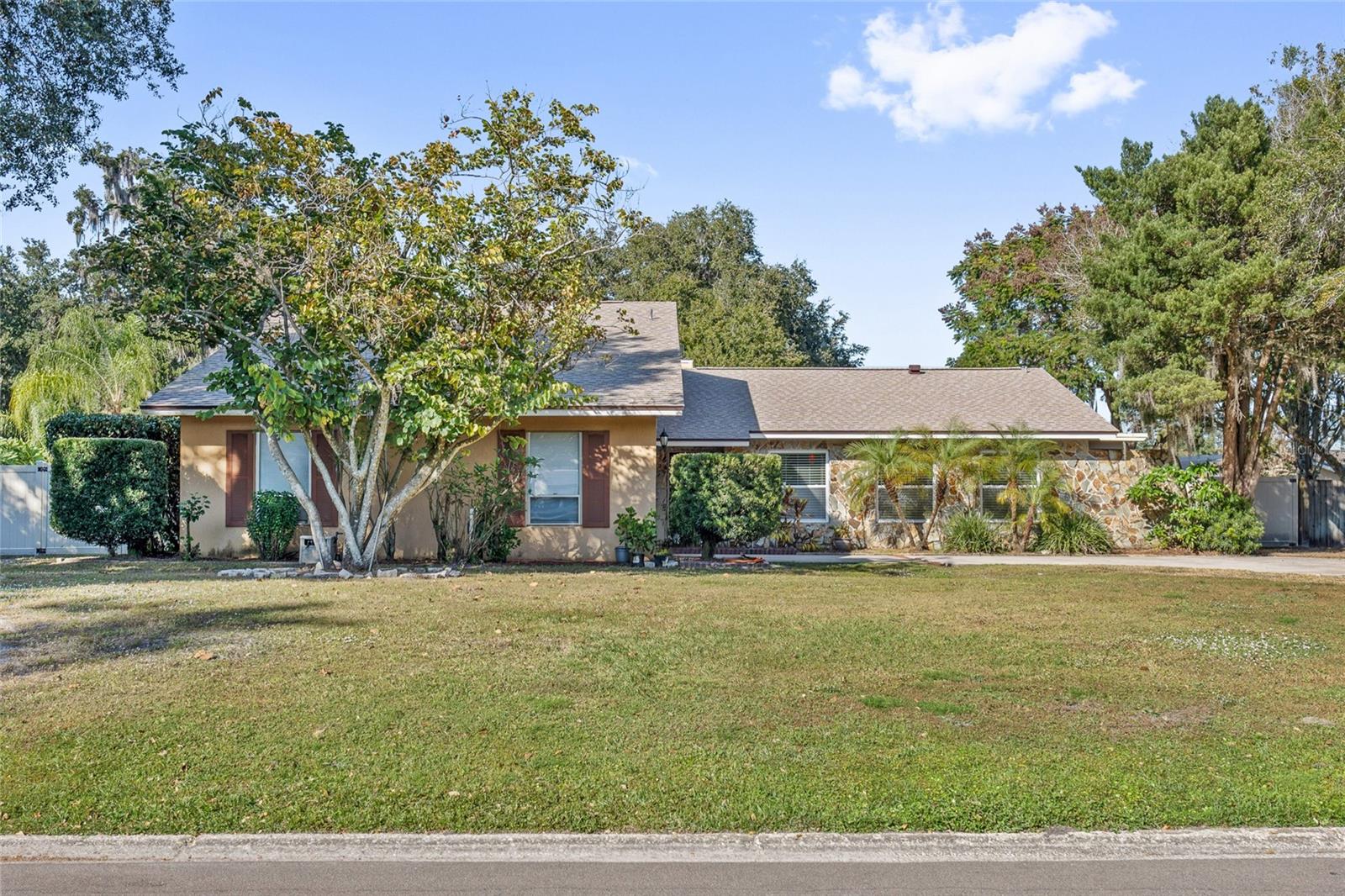 Image 2 of 32 For 1575 Skyline Drive