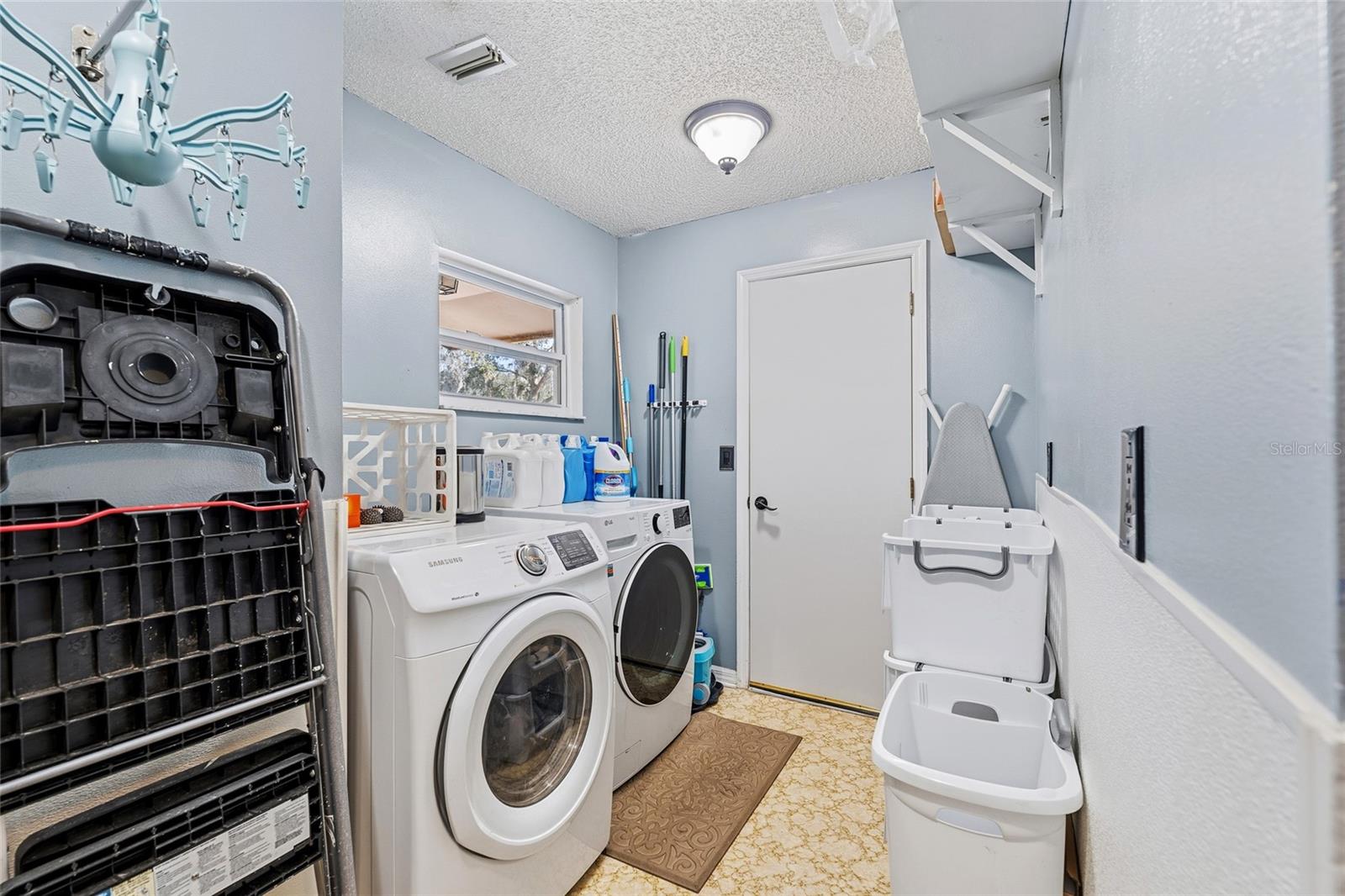 Image 20 of 32 For 1575 Skyline Drive