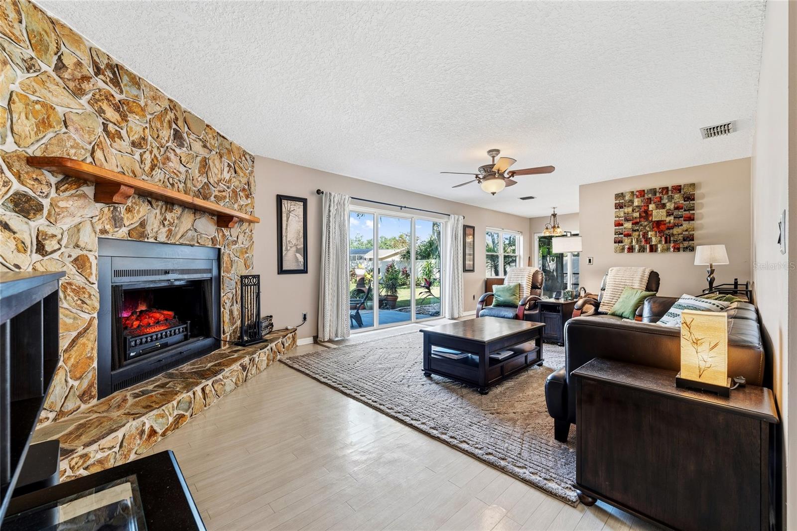 Image 4 of 32 For 1575 Skyline Drive