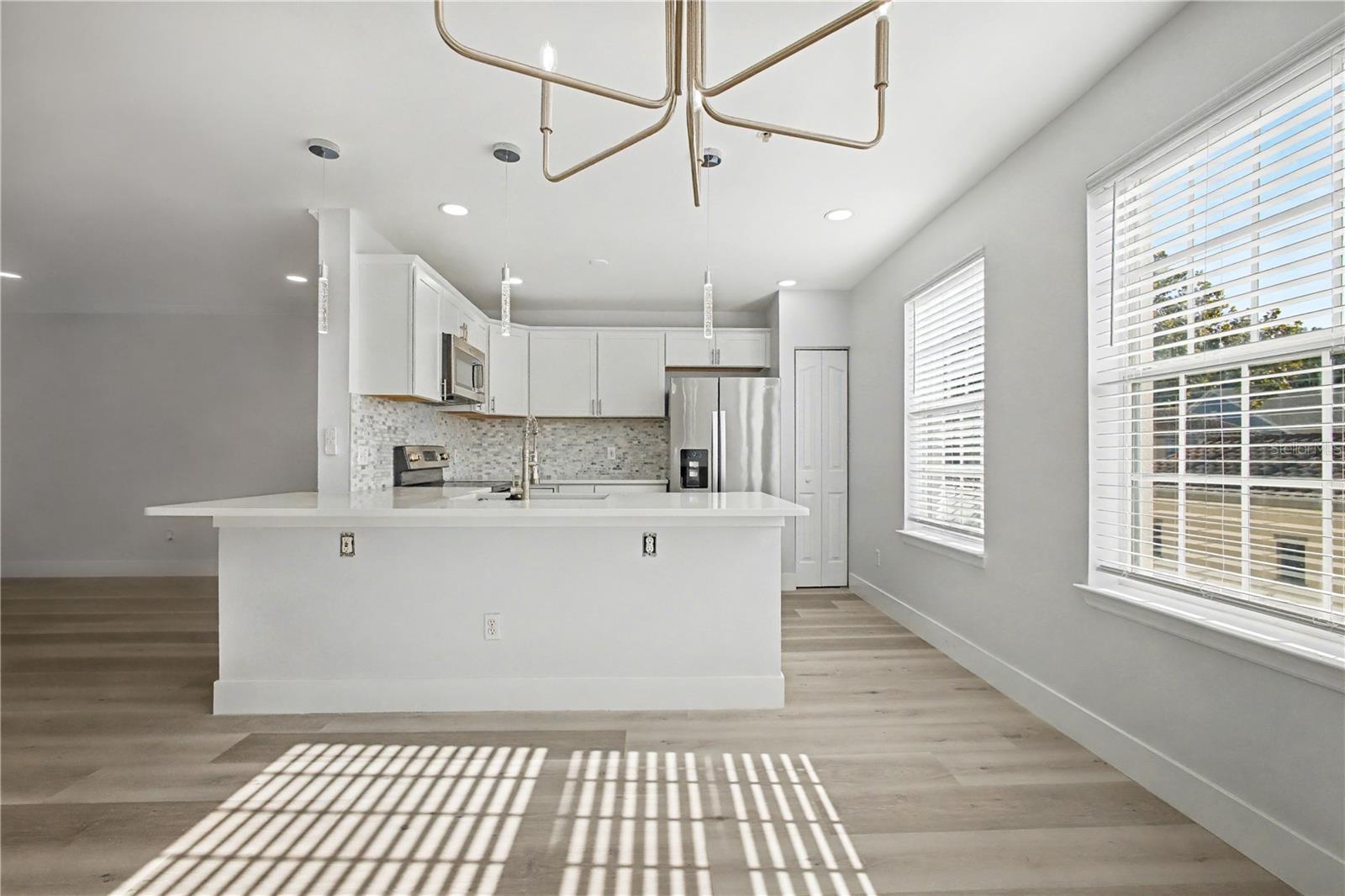 Image 13 of 34 For 1042 Waterside Drive