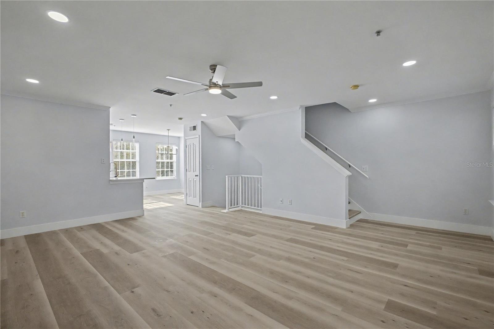 Image 17 of 34 For 1042 Waterside Drive