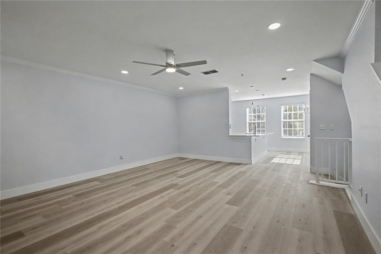 Image 22 of 34 For 1042 Waterside Drive