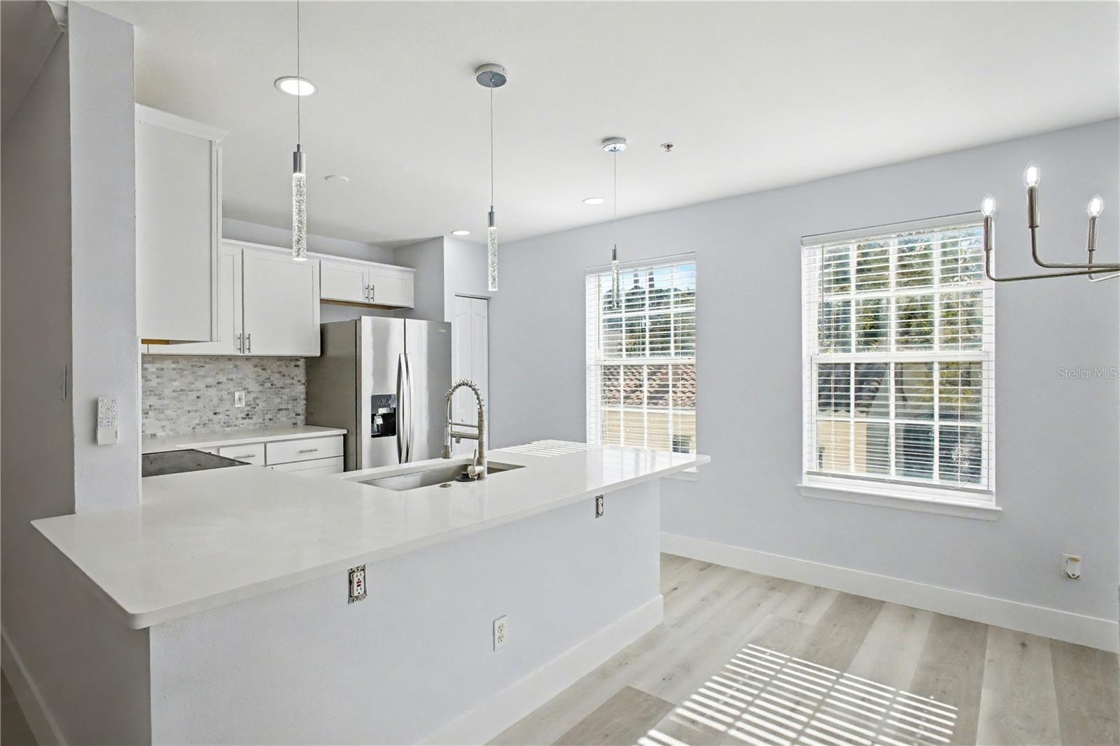 Image 7 of 34 For 1042 Waterside Drive