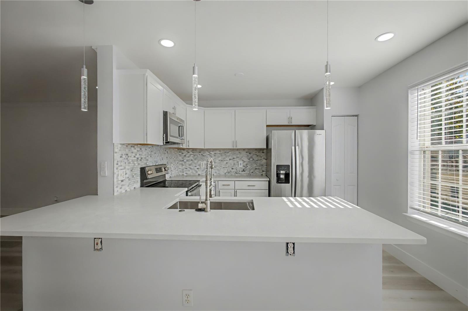 Image 8 of 34 For 1042 Waterside Drive