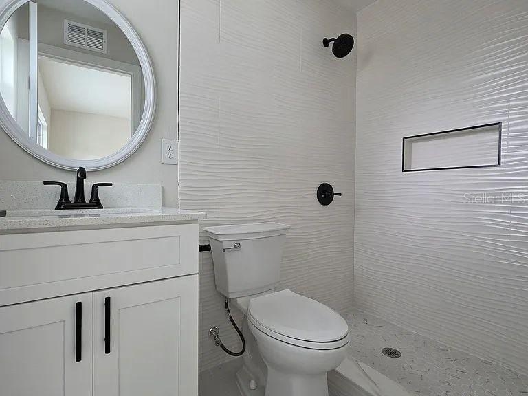 Image 4 of 7 For 3128 Bay Street