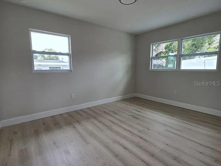 Image 5 of 7 For 3128 Bay Street