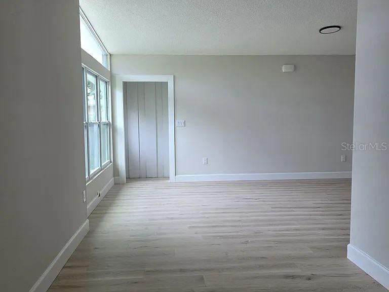 Image 7 of 7 For 3128 Bay Street