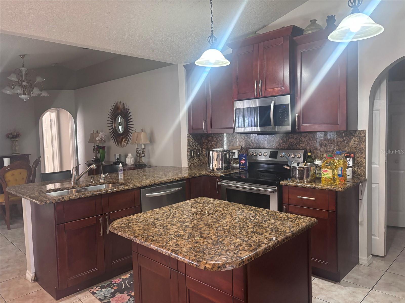 Image 14 of 26 For 977 Alsace Drive